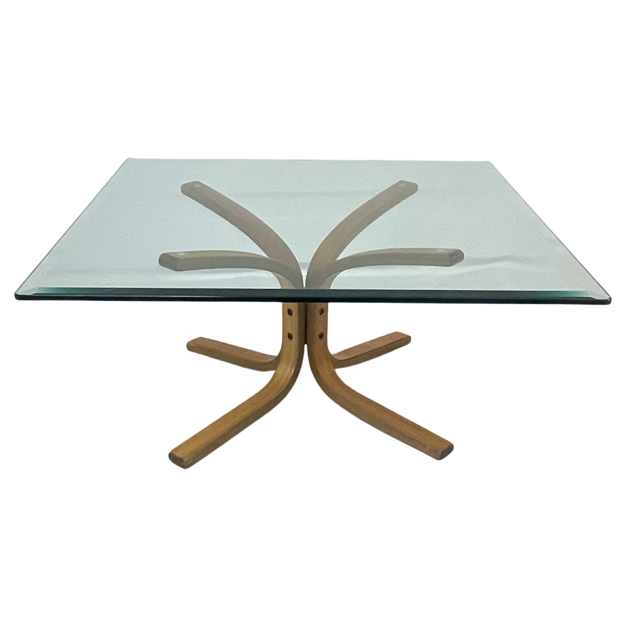 Cocktail / Coffee Table